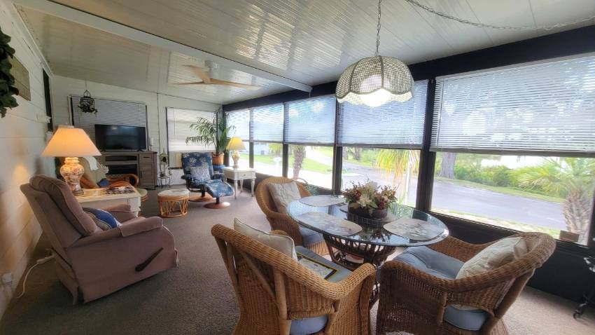 84 Emerald Dr. East a Dundee, FL Mobile or Manufactured Home for Sale